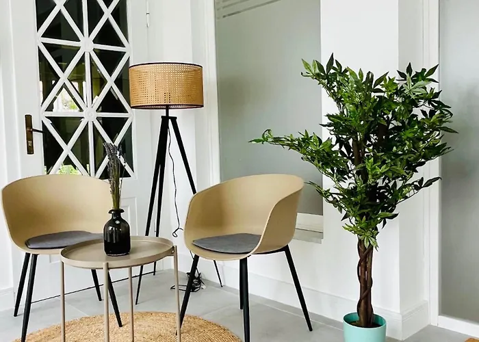 Luxusapartment Im Dichterviertel *garten*parkplatz*wifi*